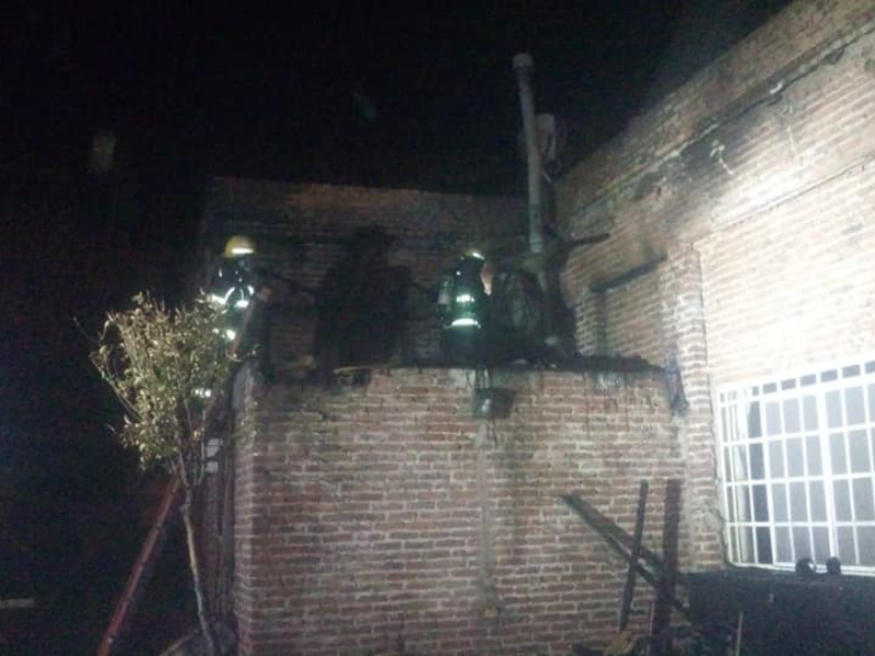 INFORMACIÓN DE BOMBEROS SOBRE INCENDIO DE VIVIENDA EN MARIANO BENITEZ